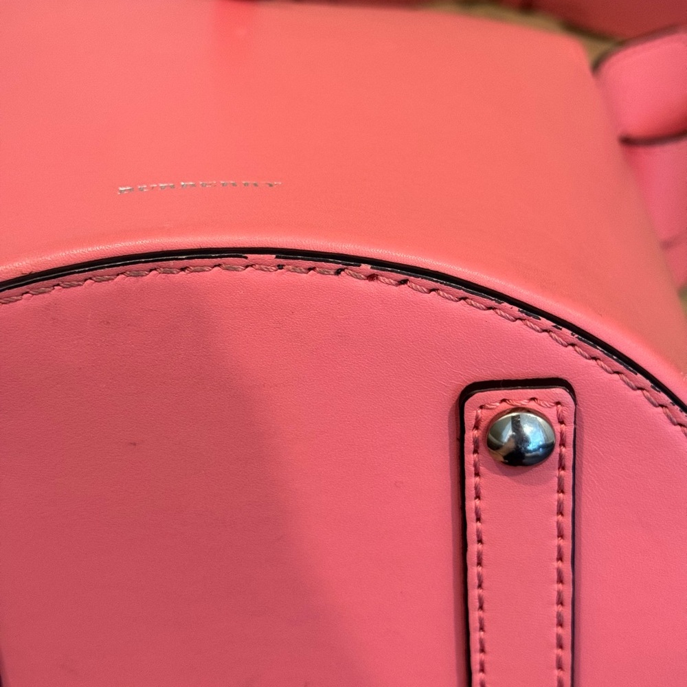 Burberry small leather bucket bag - Picture 8 of 16